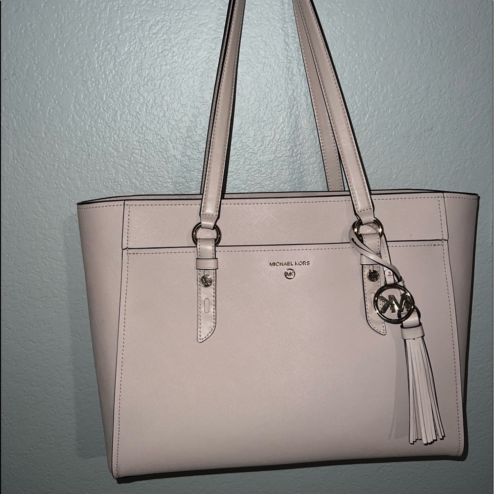 Michael kors pink bag